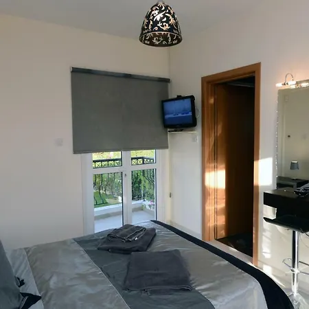 别墅 Karythia 皮拉